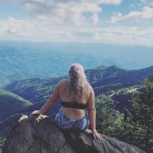 Meet your Posher, Carissa